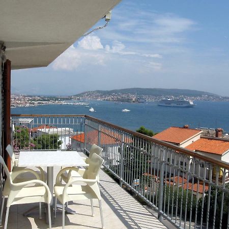 Apartment With Splendid Sea View Трогір Екстер'єр фото