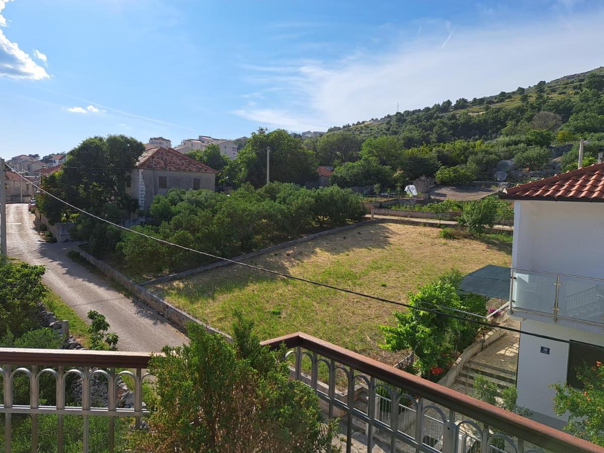 Apartment With Splendid Sea View Трогір Екстер'єр фото