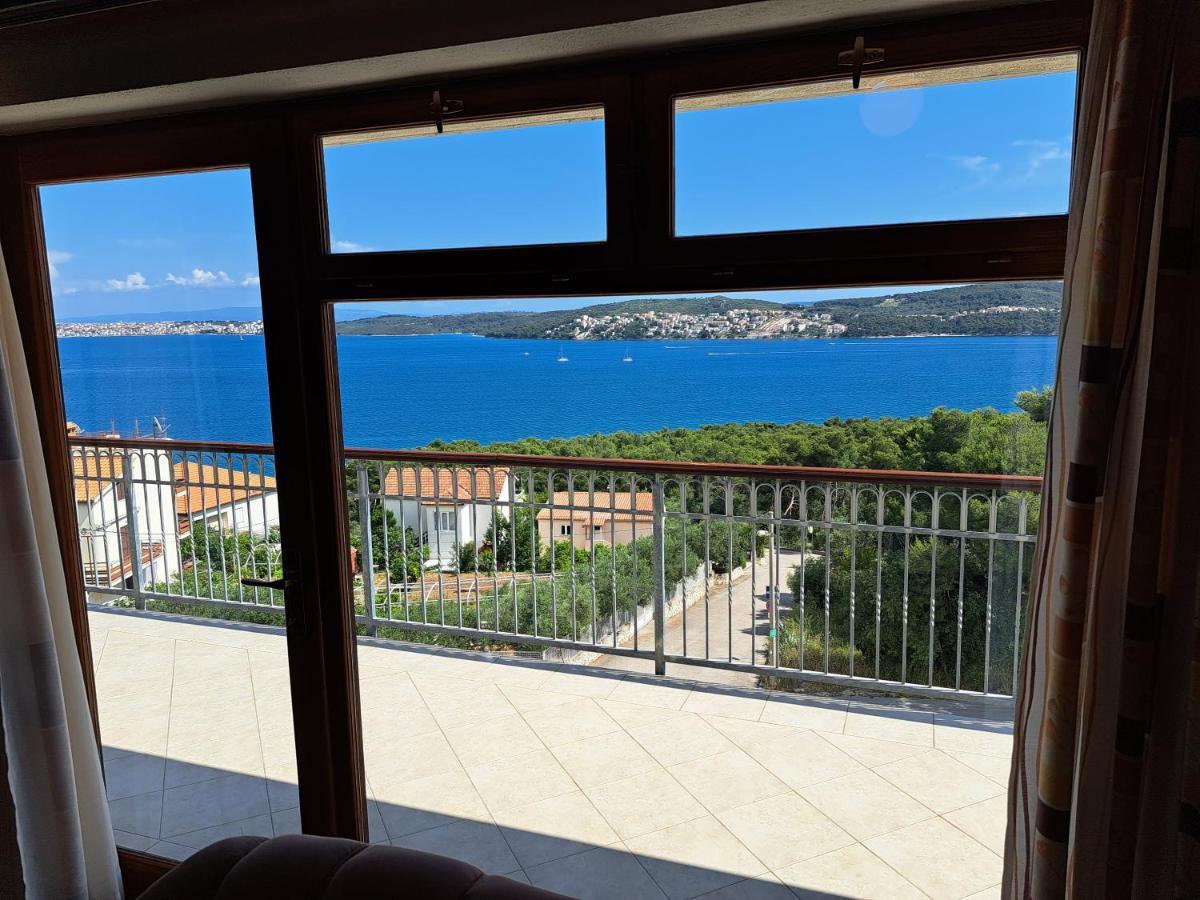 Apartment With Splendid Sea View Трогір Екстер'єр фото