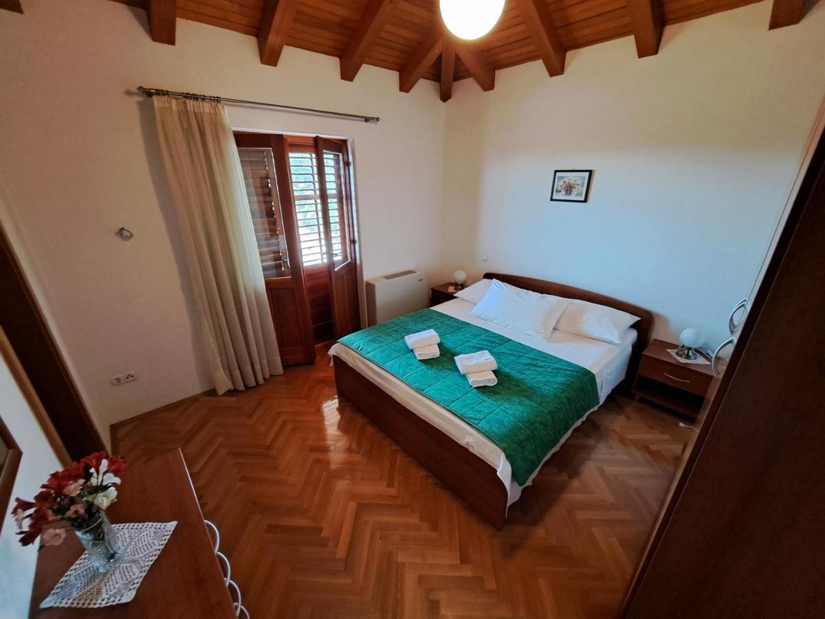 Apartment With Splendid Sea View Трогір Екстер'єр фото