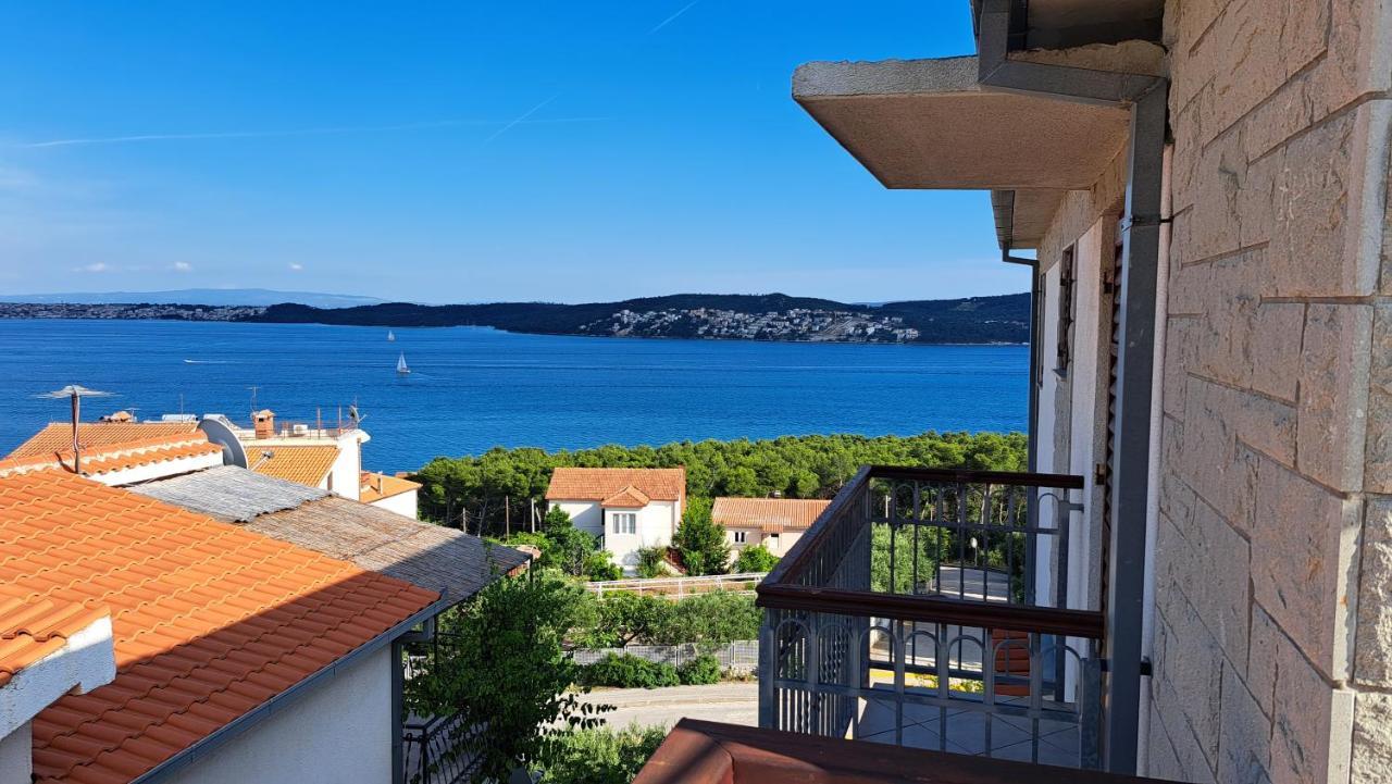 Apartment With Splendid Sea View Трогір Екстер'єр фото