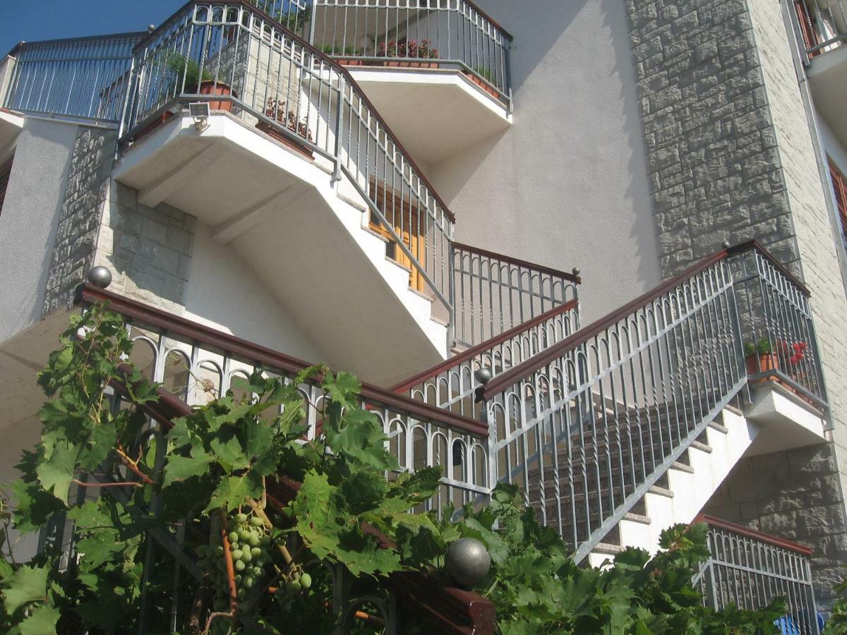 Apartment With Splendid Sea View Трогір Екстер'єр фото